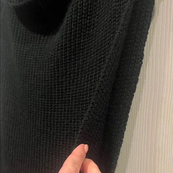 Trouve’ Black Knit Sleeveless Tunic Top - Picture 4 of 7